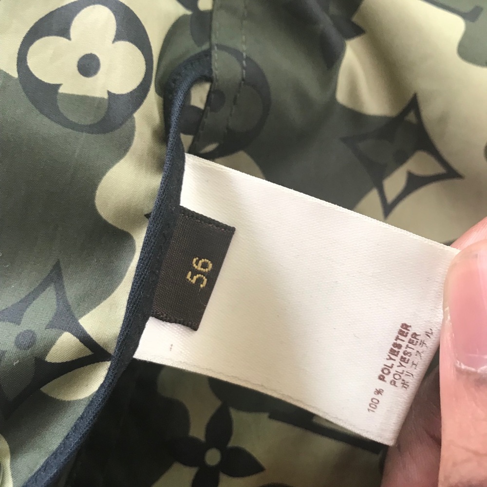 🔴SOLD🔴LOUIS VUITTON MURAKAMI REVERSIBLE JACKET - Picture 6 of 7
